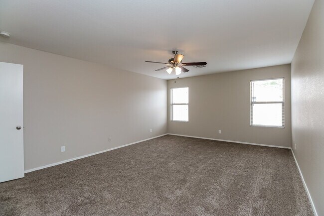 Building Photo - 2299 E Peach Tree Dr