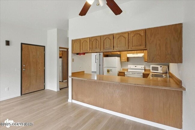 Building Photo - 305 Donna Dr