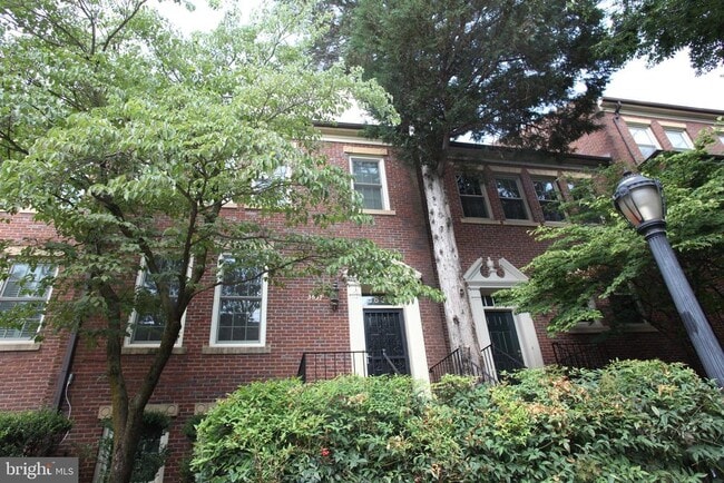 Building Photo - 3637 Winfield Lane Northwest