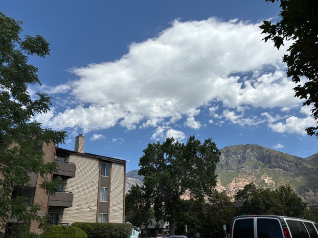 Building Photo - 257 E 500 N