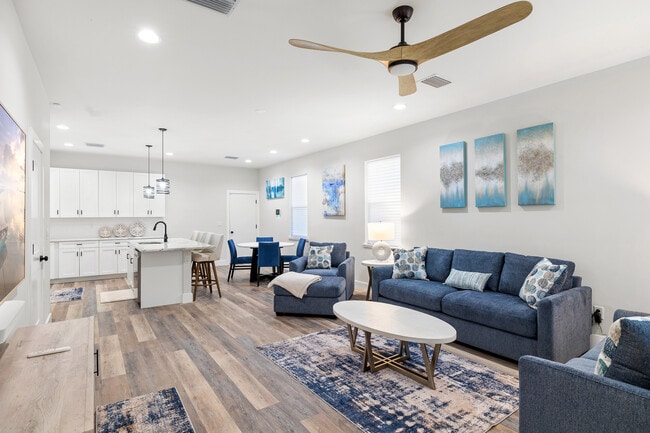 Building Photo - 1906 W Cherry St