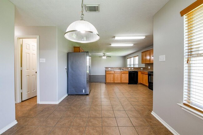Building Photo - 10502 Scenic Cove Ct