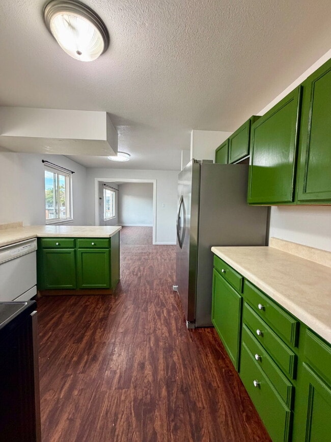 Building Photo - 1520 Woodward Dr