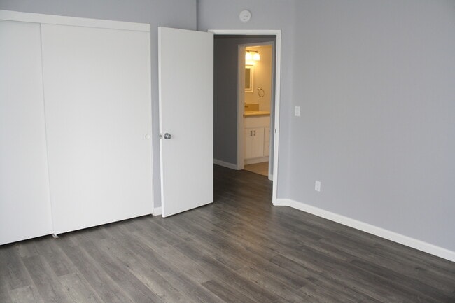 Building Photo - 20703 Roseton Ave