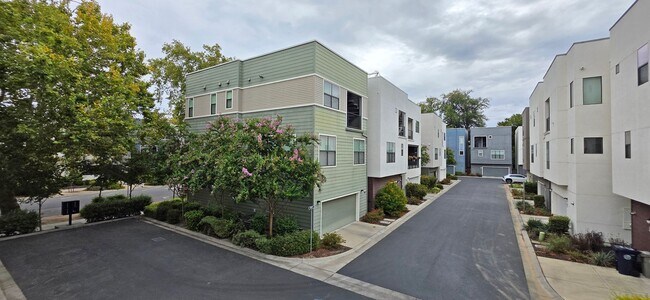 Building Photo - 409 10th St