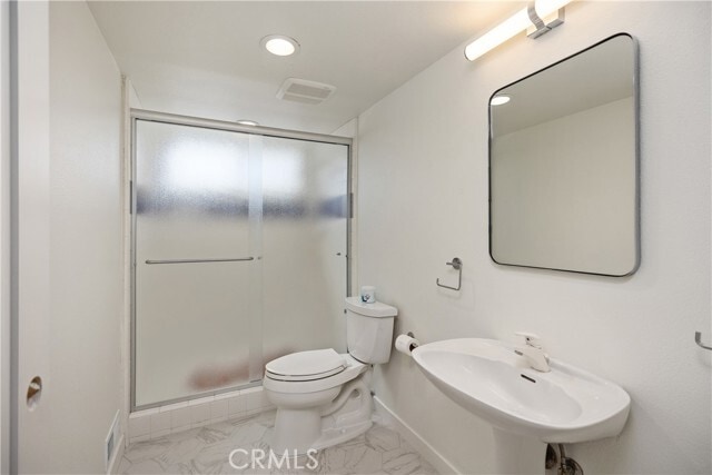 Building Photo - 504 Avenida La Costa