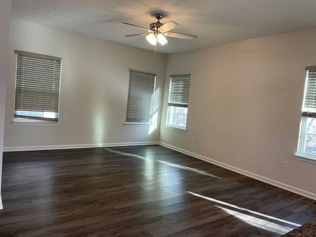 Building Photo - Beautiful 5 bedroom home built in 2022