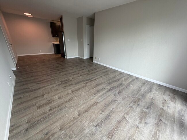 Building Photo - 3408 Balboa Ln