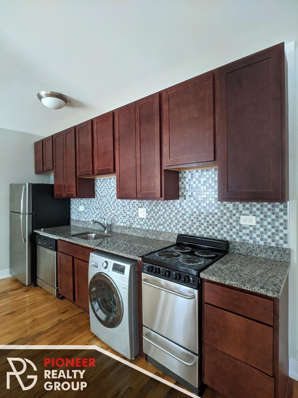 Building Photo - 556 W Arlington Pl