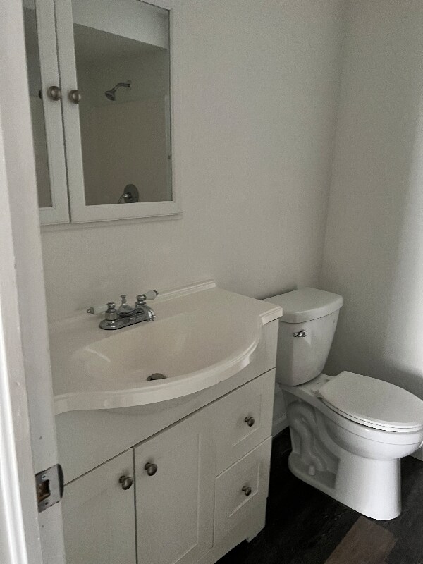 Building Photo - 104 Charles Ave