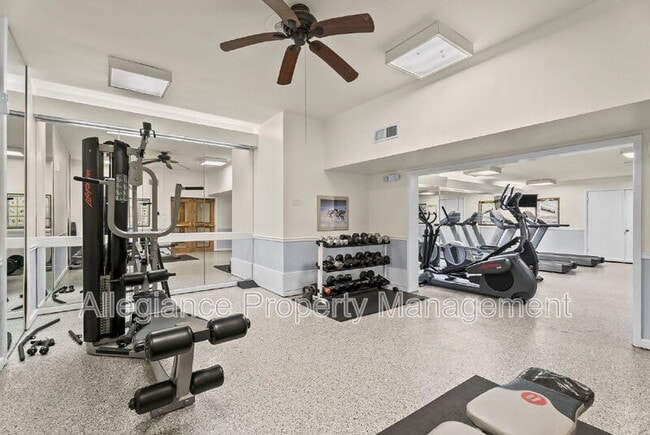 Building Photo - 5340 Holmes Run Pkwy