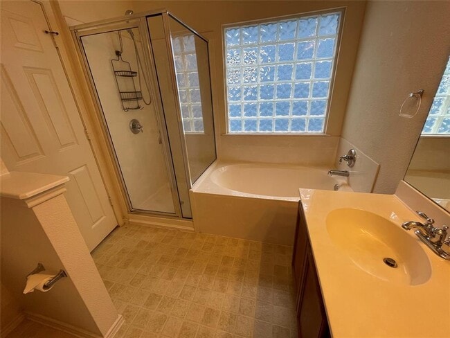 Building Photo - 1700 Kemah Dr