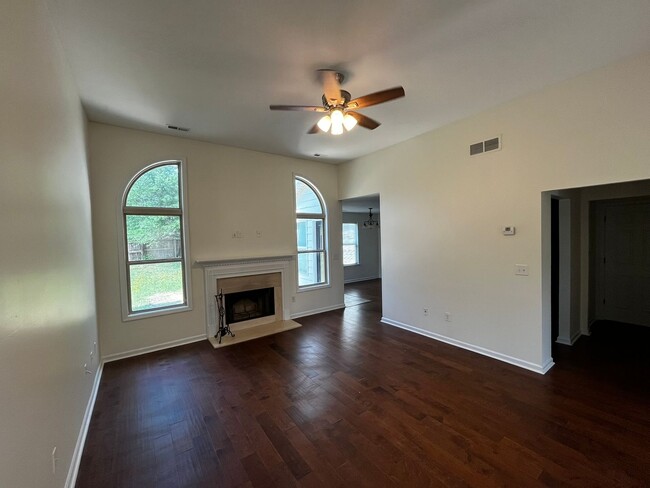 Building Photo - Beautiful 4 bedroom 2 bath in Phenix City, AL