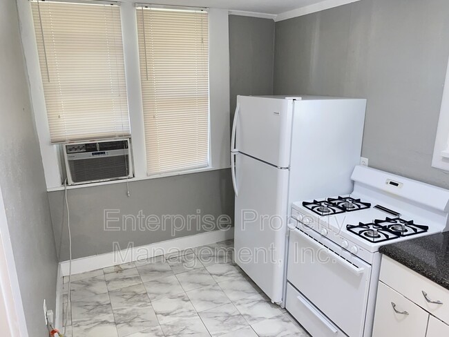 Building Photo - 276 Garland St