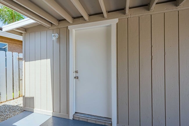 Building Photo - 32958 Urban Ave