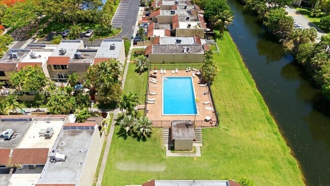 Building Photo - 8008 SW 103rd Ave