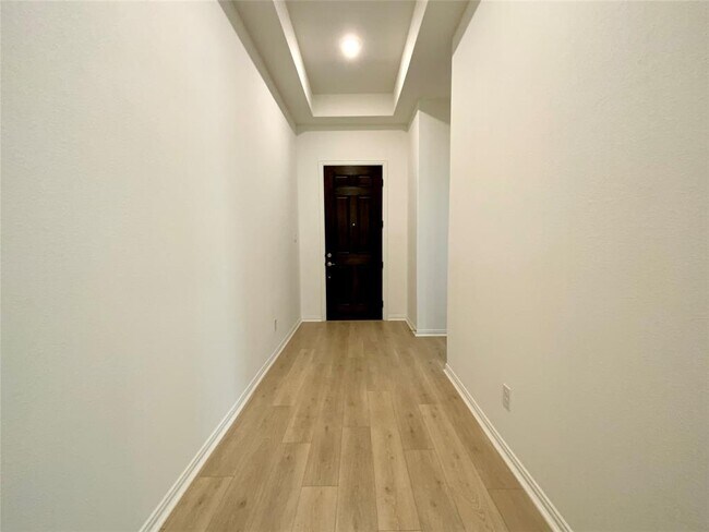 Building Photo - 247 Du Bois Ln