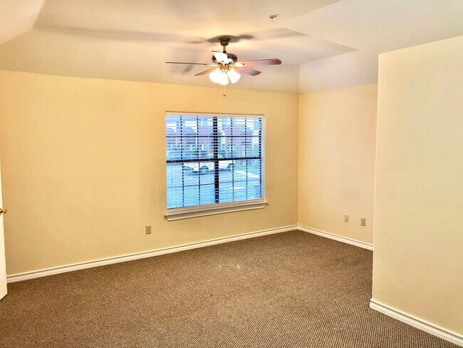 Building Photo - 4246 Dorel Dr