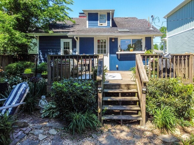 Building Photo - Beautiful Cleveland Park Bungalow, just 2 ...