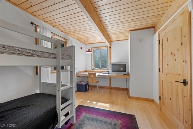Building Photo - 310 Kris Kringle Rd