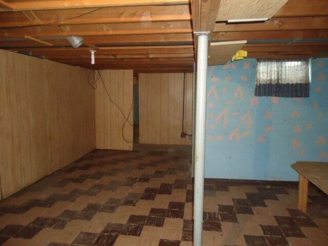 Building Photo - 3 Bedroom, 1 Bath Single Family Home locat...