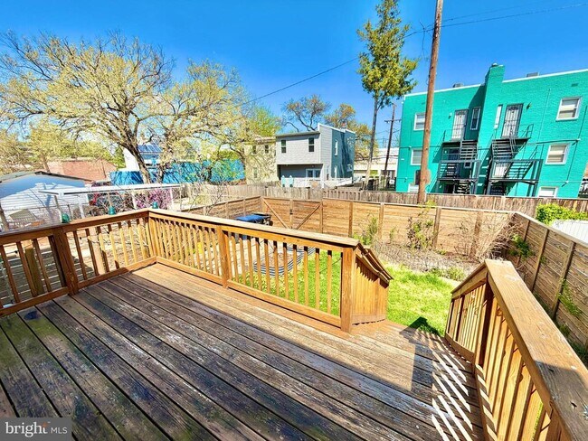 Building Photo - 4020 Grant St NE