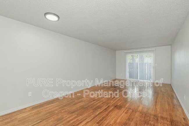 Building Photo - 18411 E Burnside St
