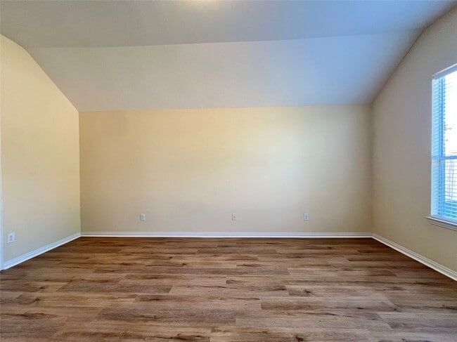 Building Photo - 23247 Dewflower Dr