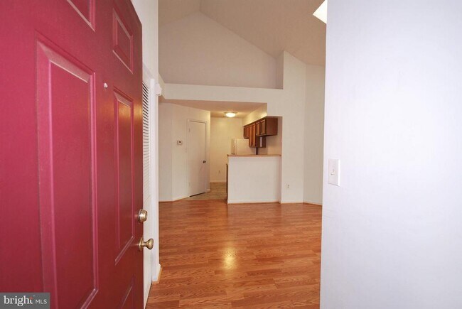 Building Photo - 10825 Amherst Ave