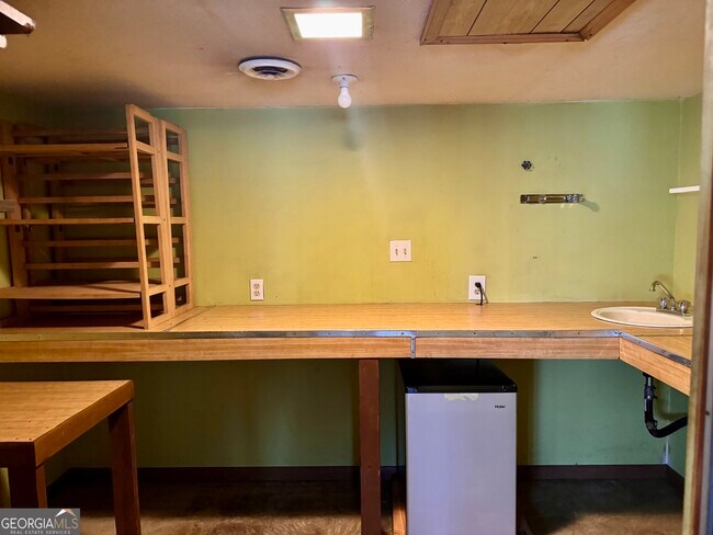 Building Photo - 3710 Creekview Cir