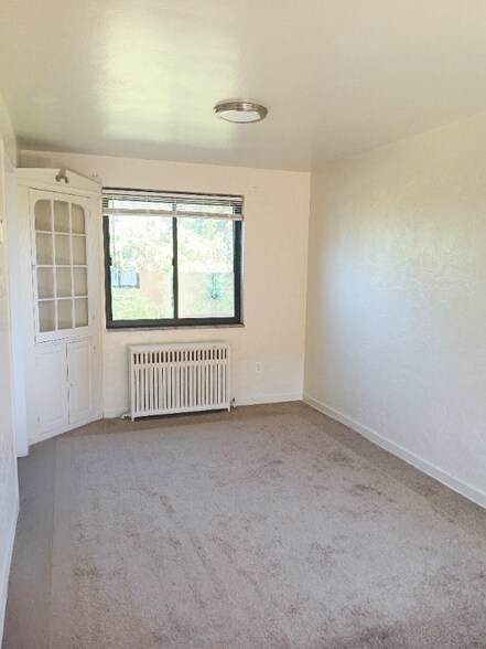 Building Photo - 472 Hoodridge Dr