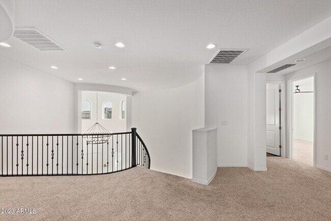 Building Photo - 14038 W Desert Hollow Dr