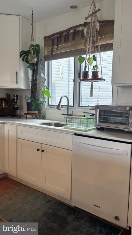 Building Photo - 4000 Bayshore Ave