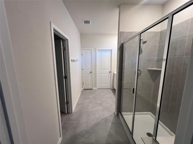 Building Photo - 6810 Pleasanton Pkwy