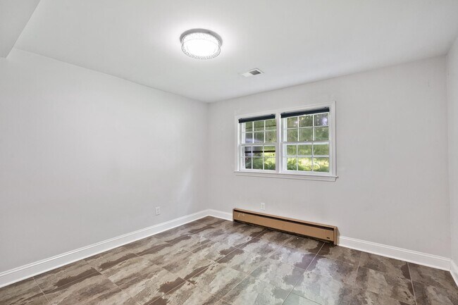 Building Photo - 7732 Canal Ct