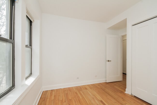 Building Photo - 3735 N Kimball Ave