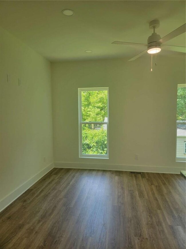 Building Photo - 1351 Brewster St SW