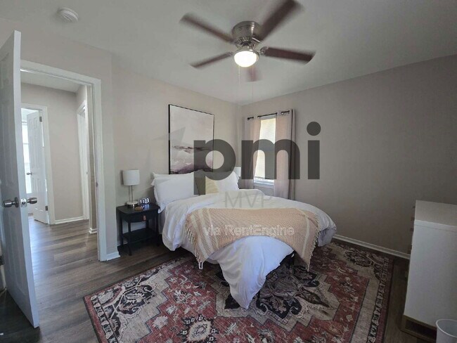 Building Photo - 4615 Langley Ave