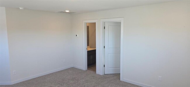 Building Photo - 212 Whisper Rill Dr