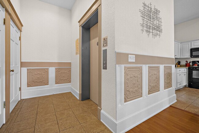 Building Photo - 92 Washington St