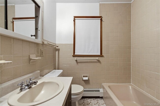 Building Photo - 27 Allapartus Cir