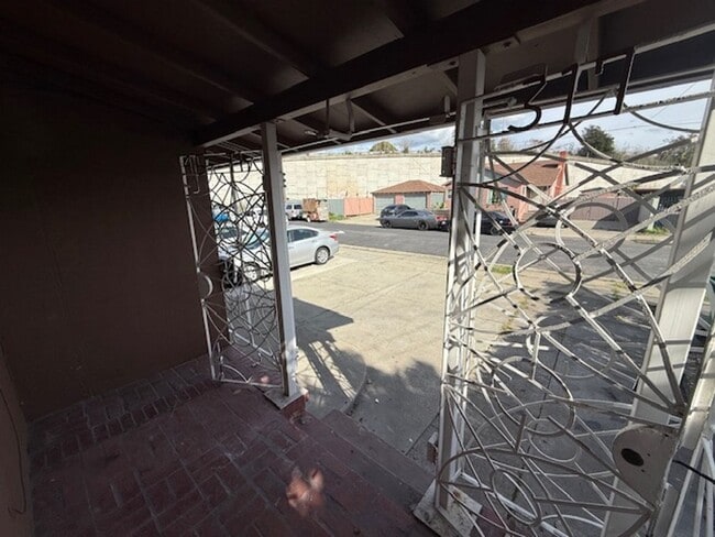 Building Photo - 317 45th St