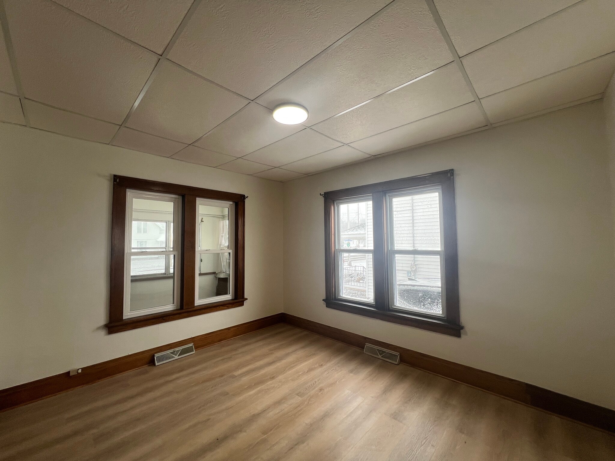 Building Photo - 911 Townline Rd