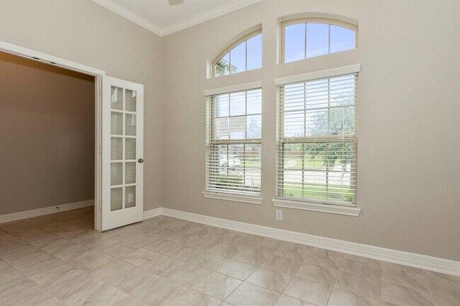 Building Photo - 9735 Stratton Ridge Dr