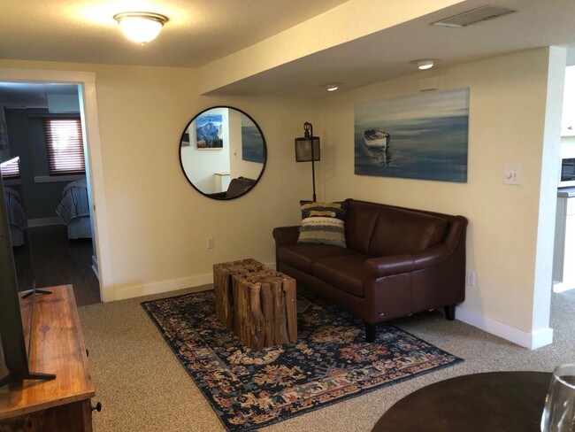 Building Photo - 1208 9th Ave