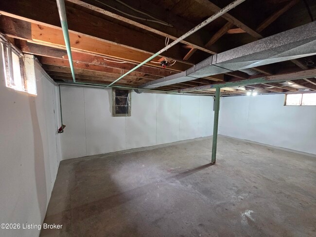 Building Photo - 3932 Kennison Ave
