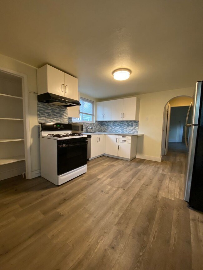 Primary Photo - Updated 2BR Apartment with office now show...