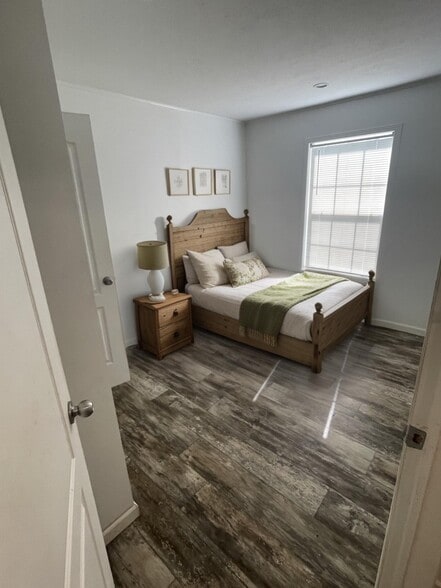 Building Photo - 46 Joymar Dr