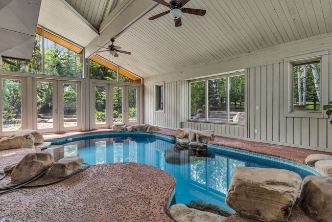 Building Photo - Luxury Mountain Home in Thaynes Canyon