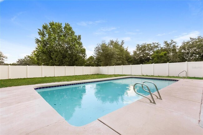 Building Photo - 9163 Montevello Dr